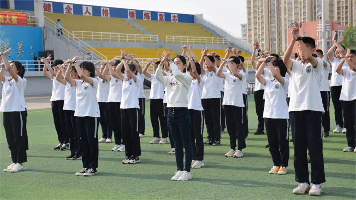 高一集体舞大赛525.png 高一集体舞大赛525.png