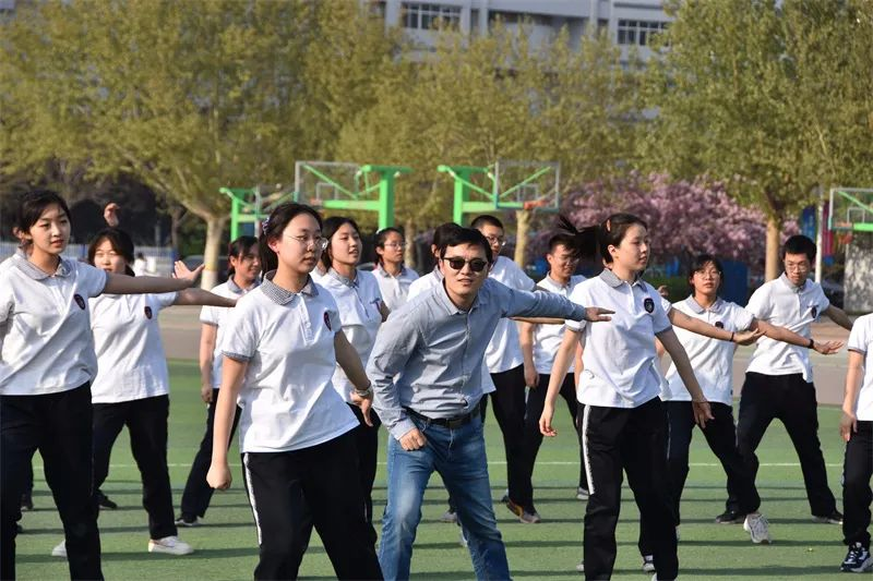 高二年级集体舞大赛1021.png 高二年级集体舞大赛1021.png
